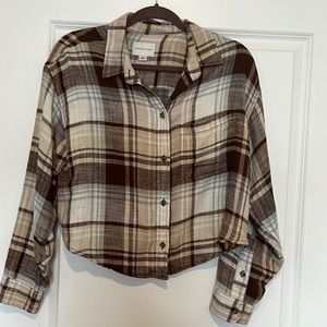 American eagle cropped flannel. Size medium